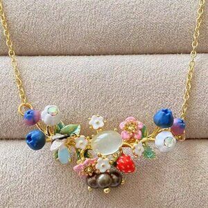 Les nereides blueberry necklace